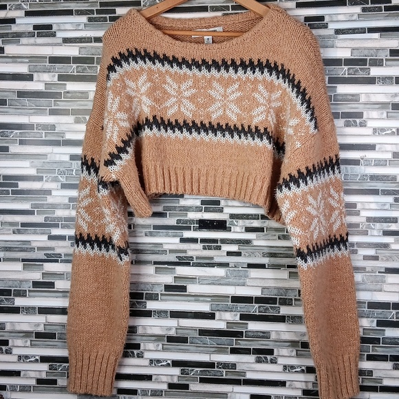 Urban Outfitters M Cropped Tan Snowflake Fuzzy Sweater Pullover - Picture 5 of 10